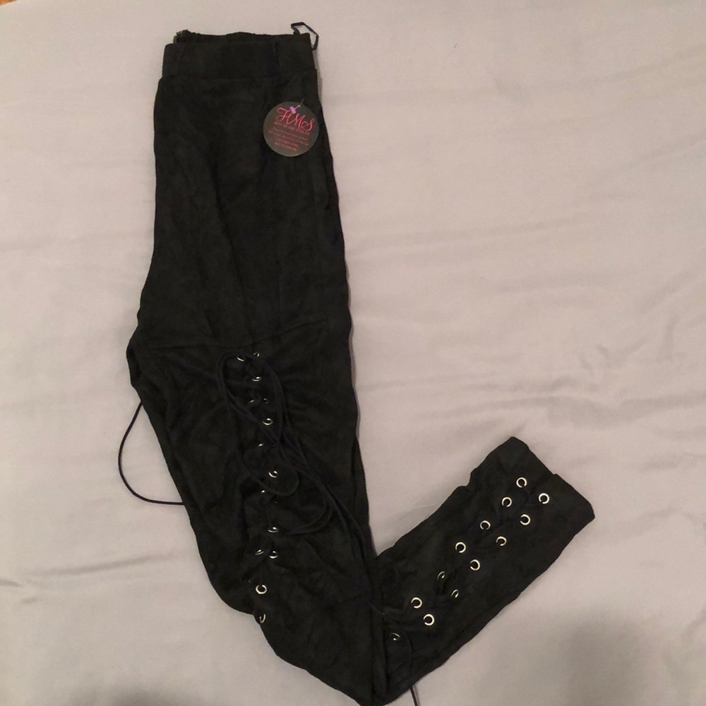 Fashion Nova Black leggings